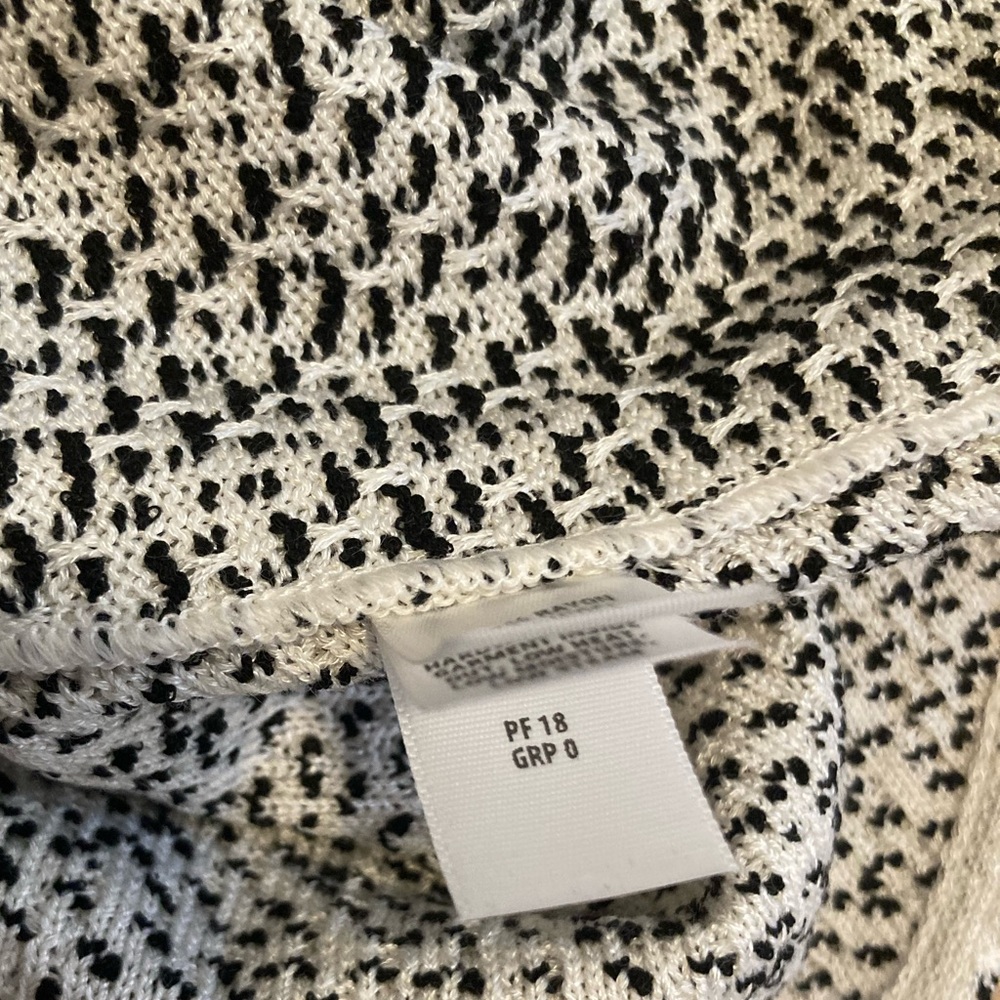 ST. JOHN π€ Wool Pattern Blazer - Picture 16 of 16
